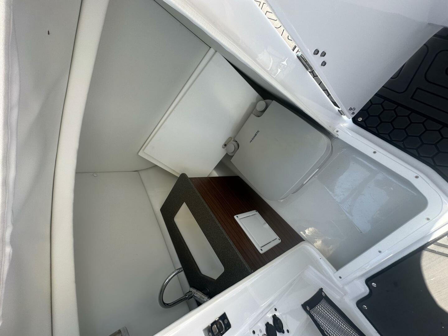 Slide: The Image of Scarab 255 Wake ID 2022 - 5487301