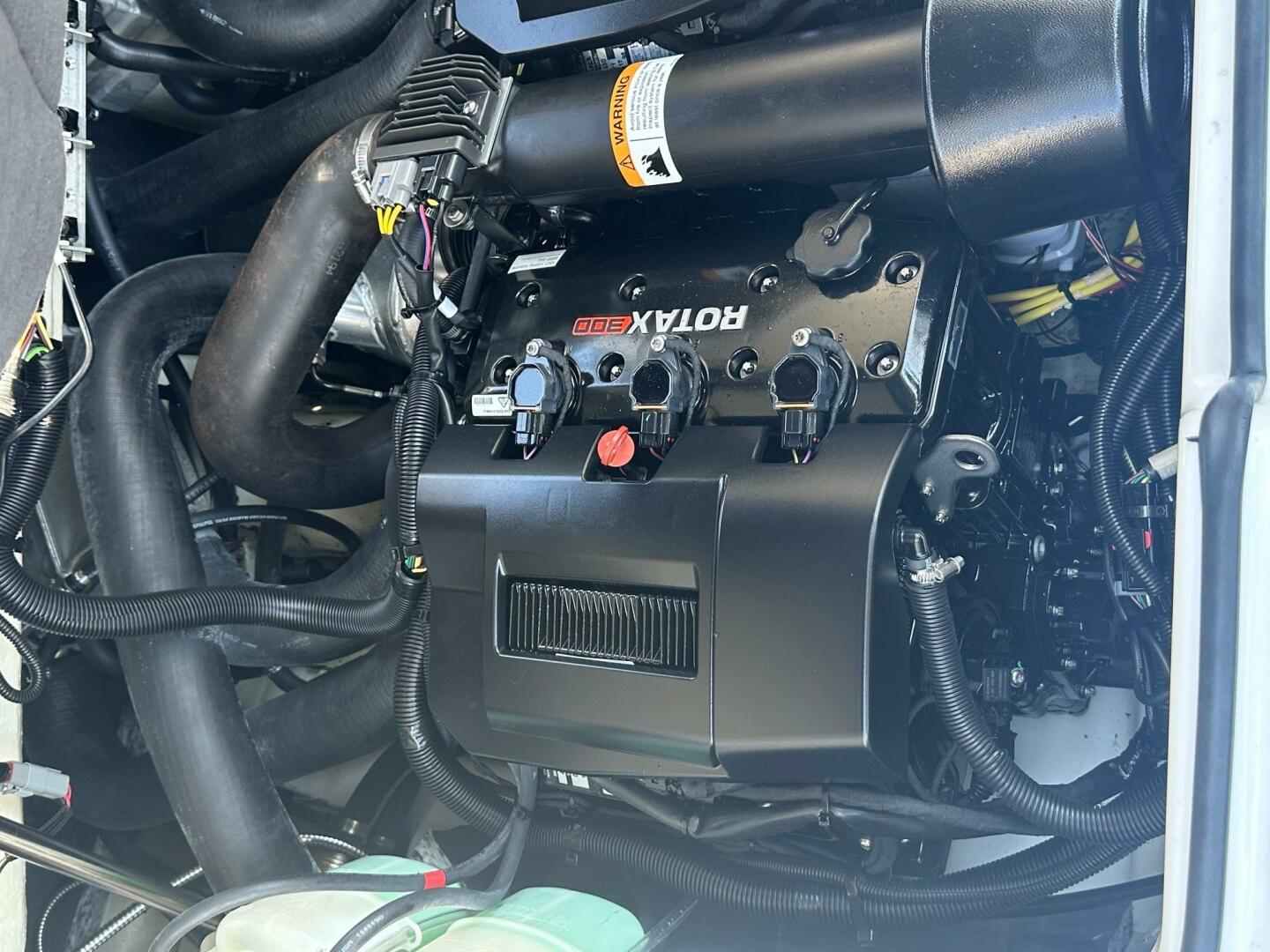 Slide: The Image of Scarab 255 Wake ID 2022 - 5487306