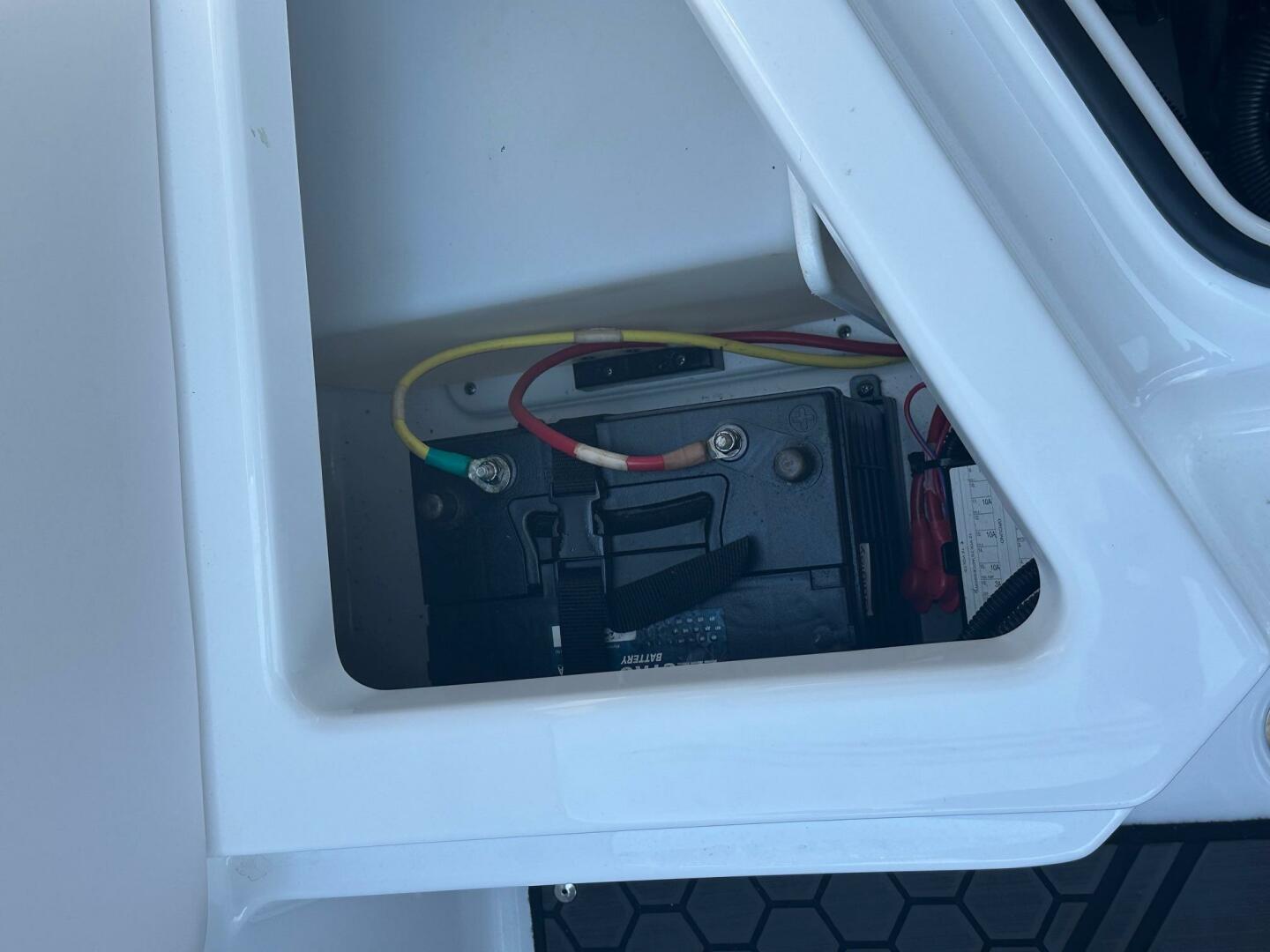 Slide: The Image of Scarab 255 Wake ID 2022 - 5487310