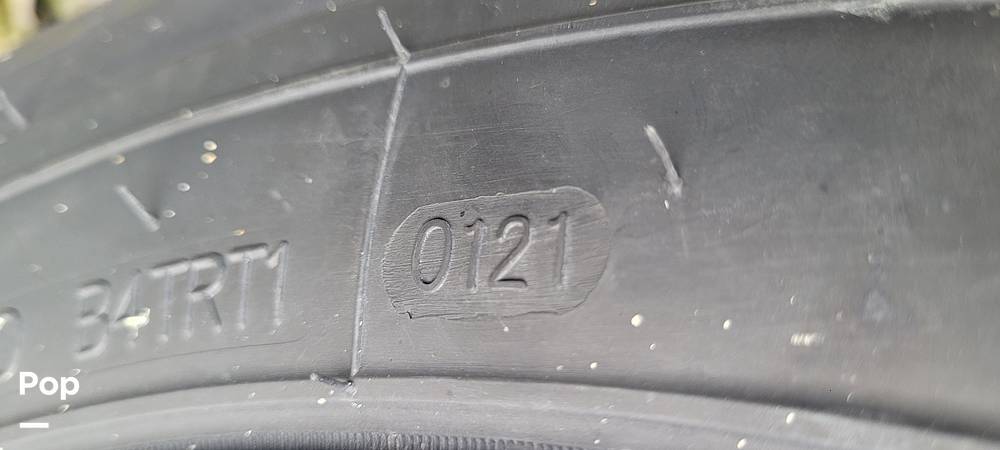 Slide: The Image of Tire Date Code - 14920901