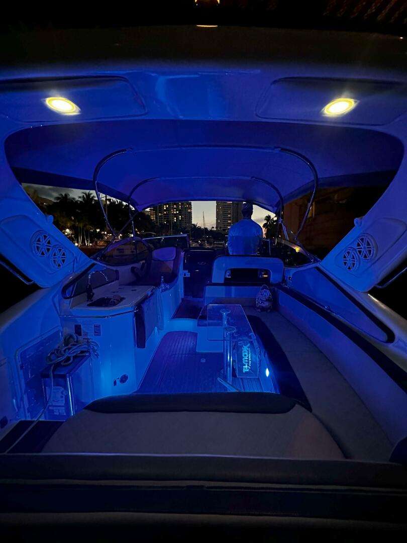 Slide: The Image of 2019 32' Schaefer 303 2019 32' Schaefer 303 - 3771165