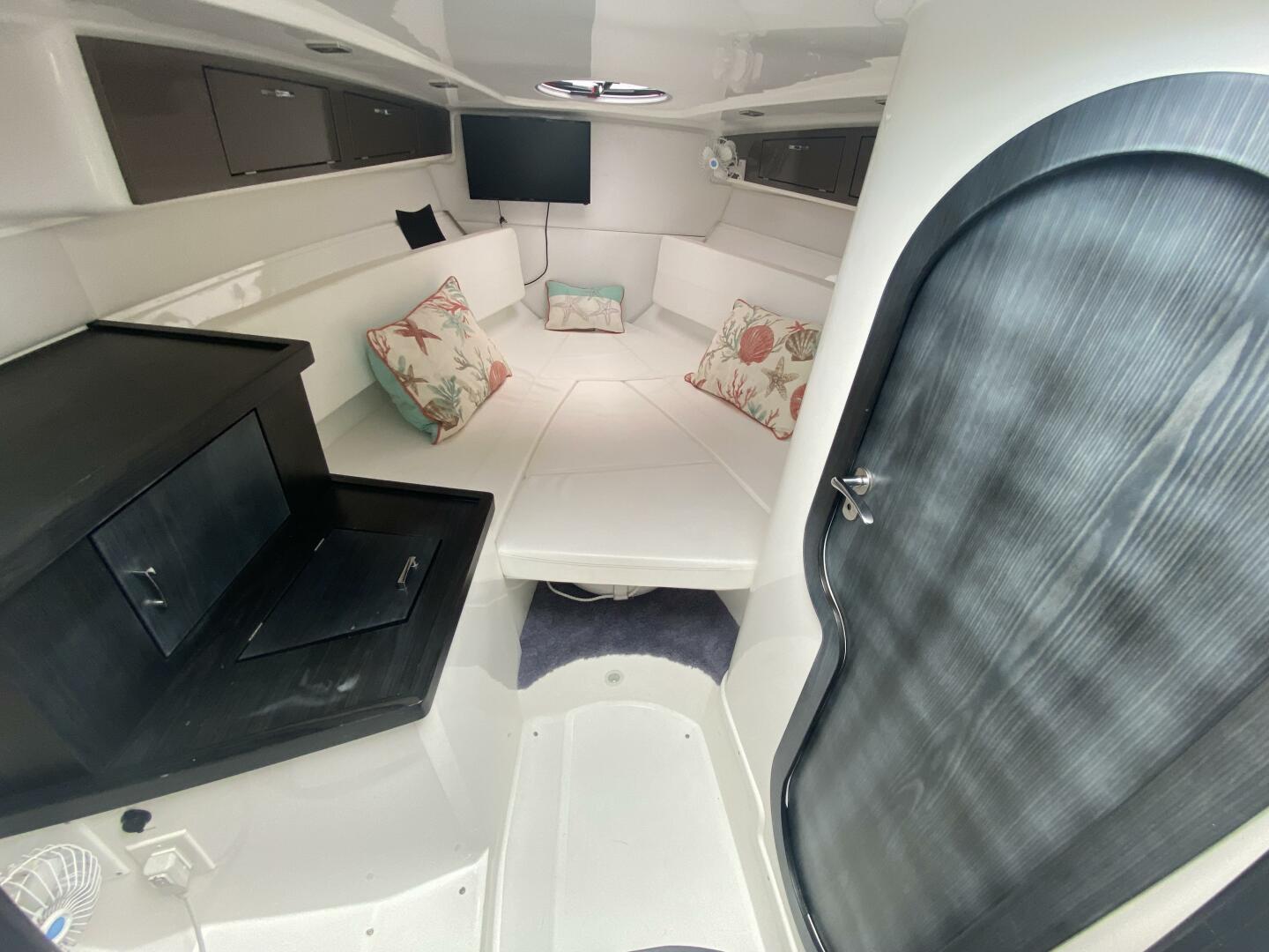 Slide: The Image of 2019 32' Schaefer 303 2019 32' Schaefer 303 - 3771392