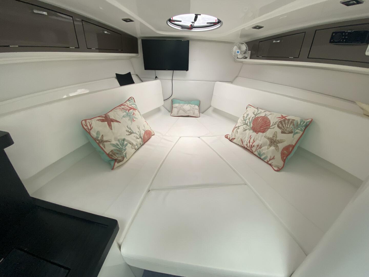 Slide: The Image of 2019 32' Schaefer 303 2019 32' Schaefer 303 - 3771399