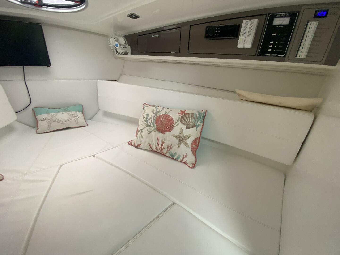 Slide: The Image of 2019 32' Schaefer 303 2019 32' Schaefer 303 - 3771403