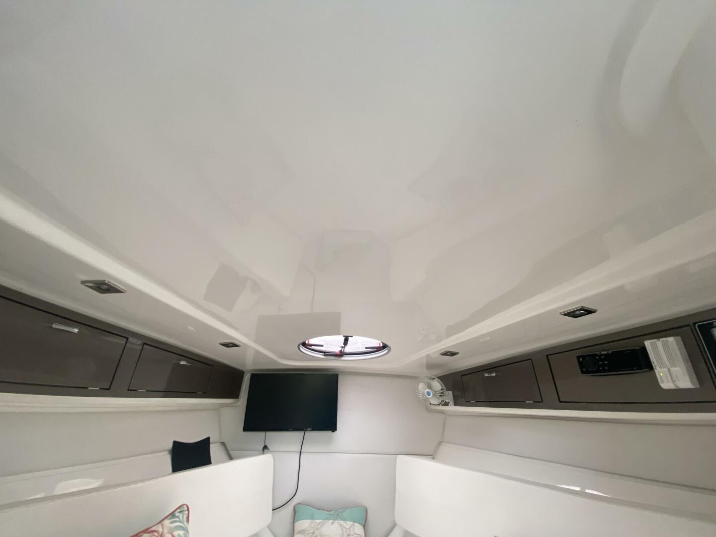 Slide: The Image of 2019 32' Schaefer 303 2019 32' Schaefer 303 - 3771407