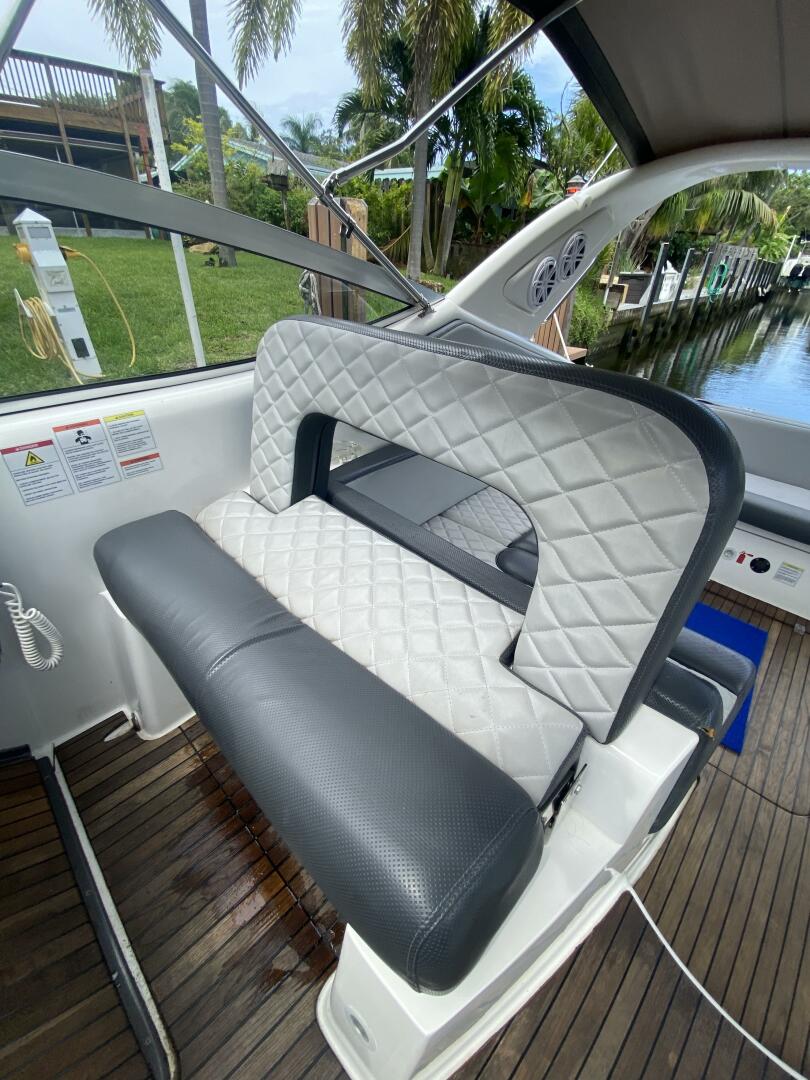 Slide: The Image of 2019 32' Schaefer 303 2019 32' Schaefer 303 - 3771462