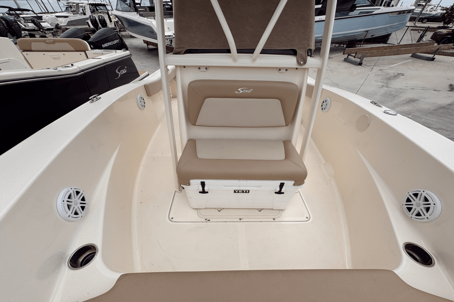 Slide: The Image of Scout 195 Sportfish 2024 - 10