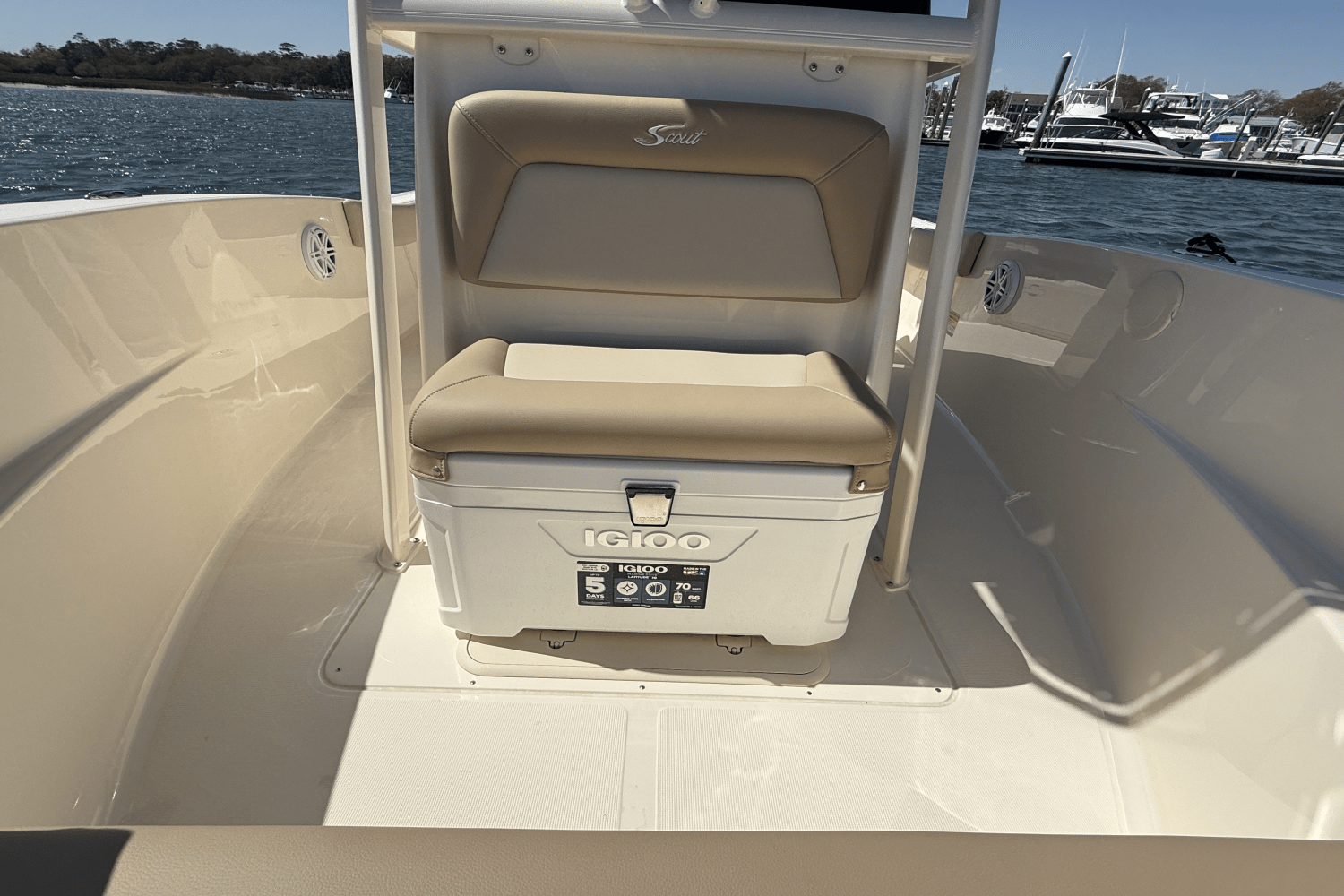 Slide: The Image of Scout 195 Sportfish 2025 - 11