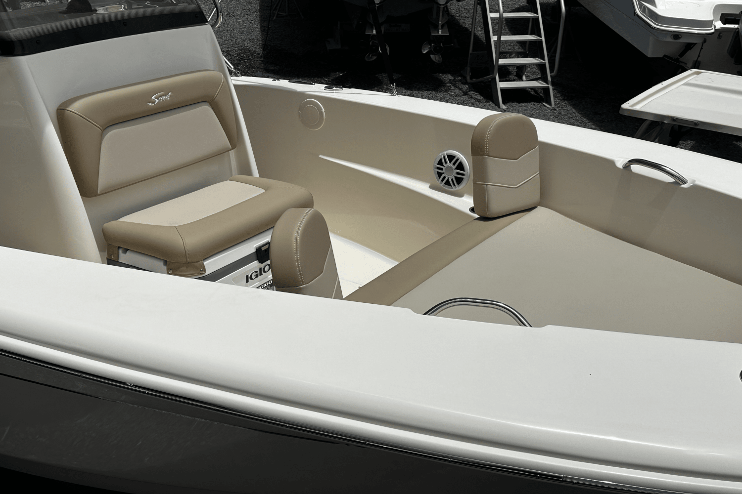 Slide: The Image of Scout 195 Sportfish 2025 - 11