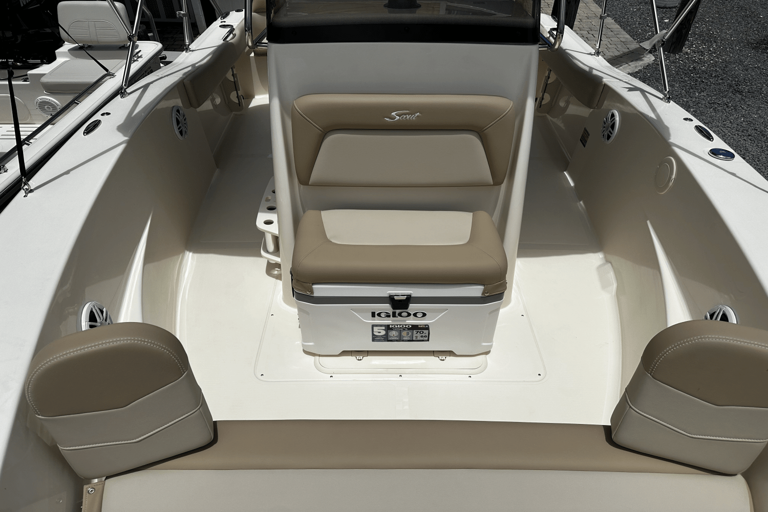 Slide: The Image of Scout 195 Sportfish 2025 - 15