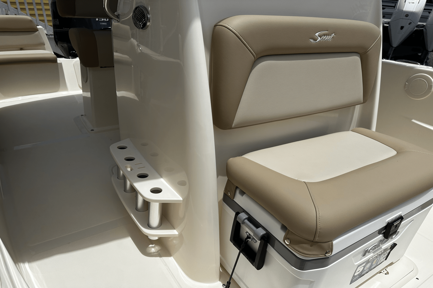 Slide: The Image of Scout 195 Sportfish 2025 - 17