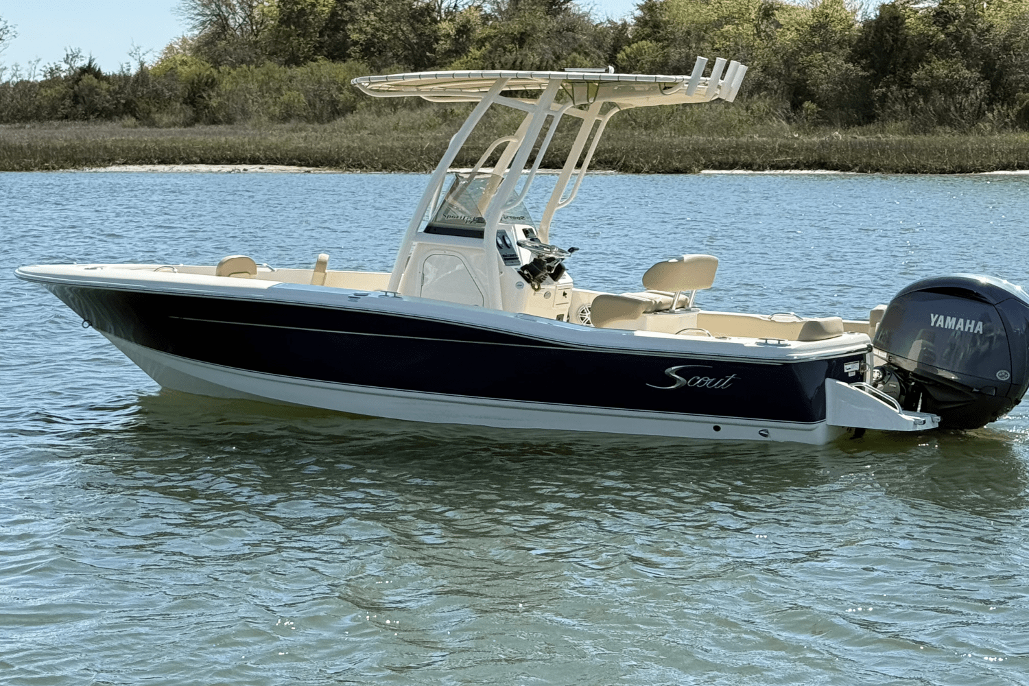 Slide: The Image of Scout 195 Sportfish 2025 - 2