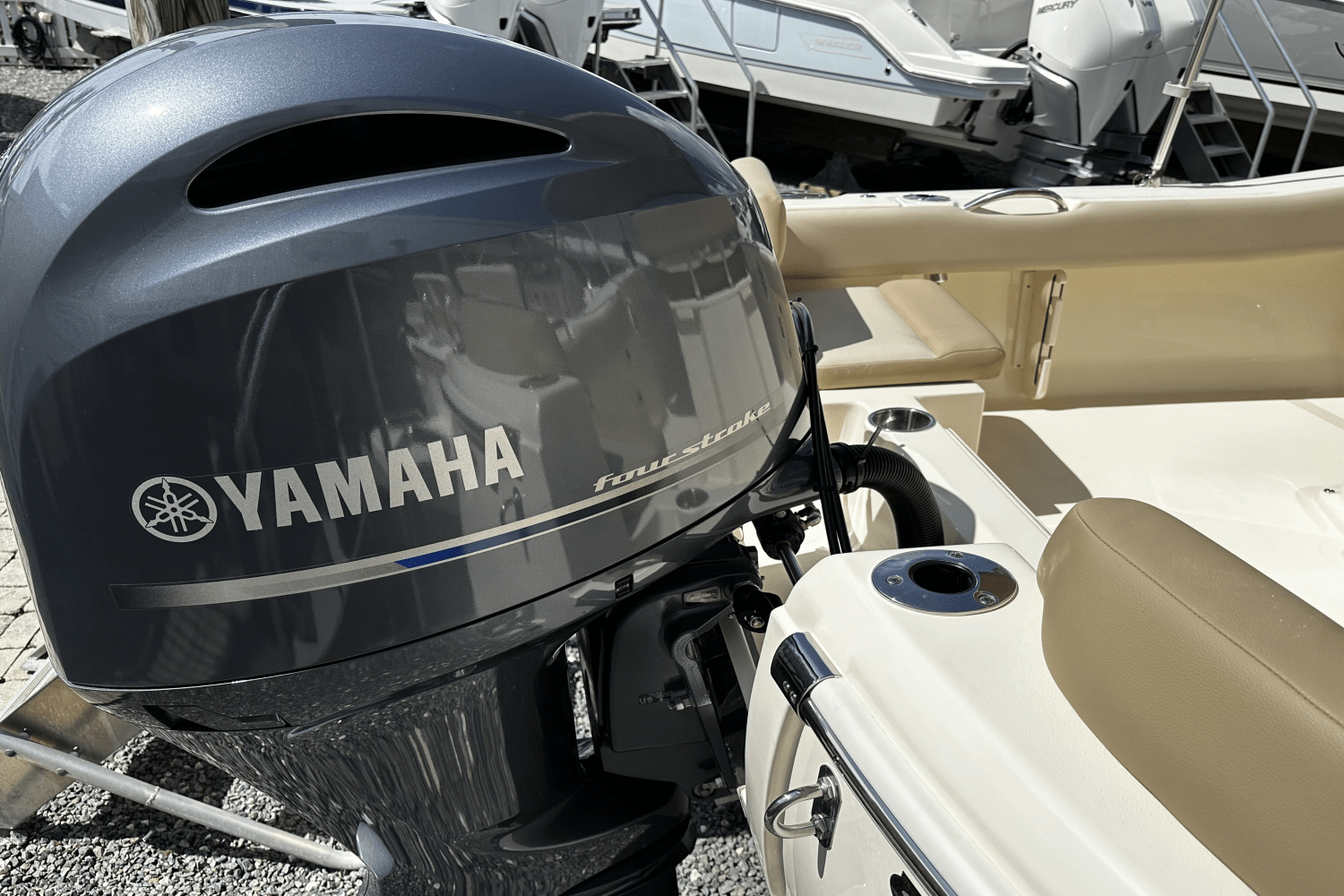 Slide: The Image of Scout 195 Sportfish 2025 - 31