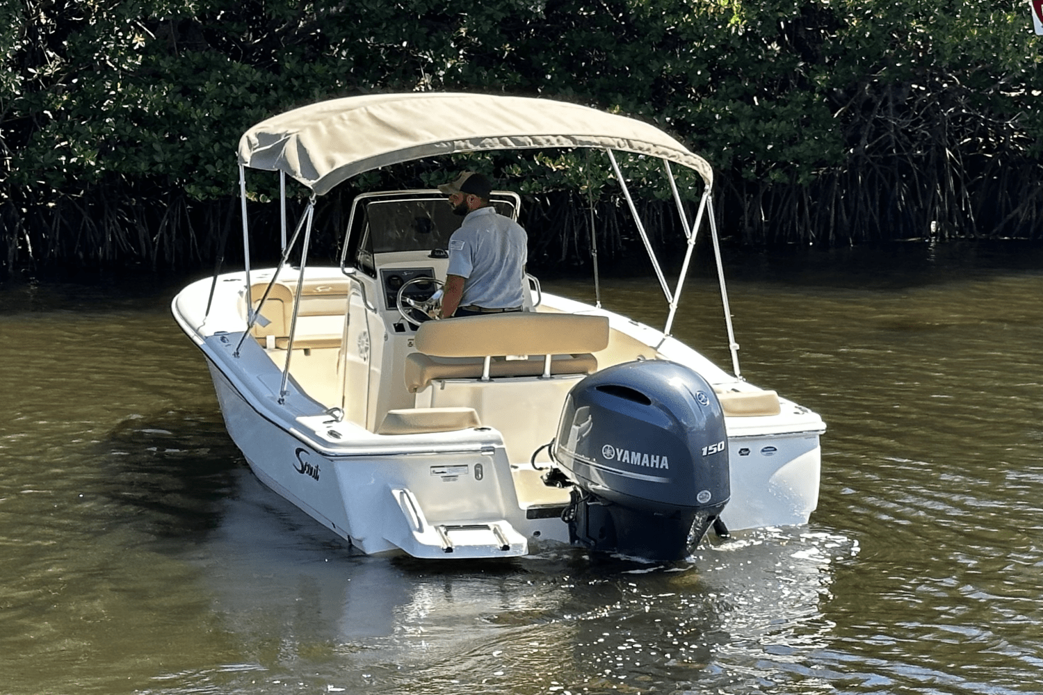 Slide: The Image of Scout 195 Sportfish 2025 - 8