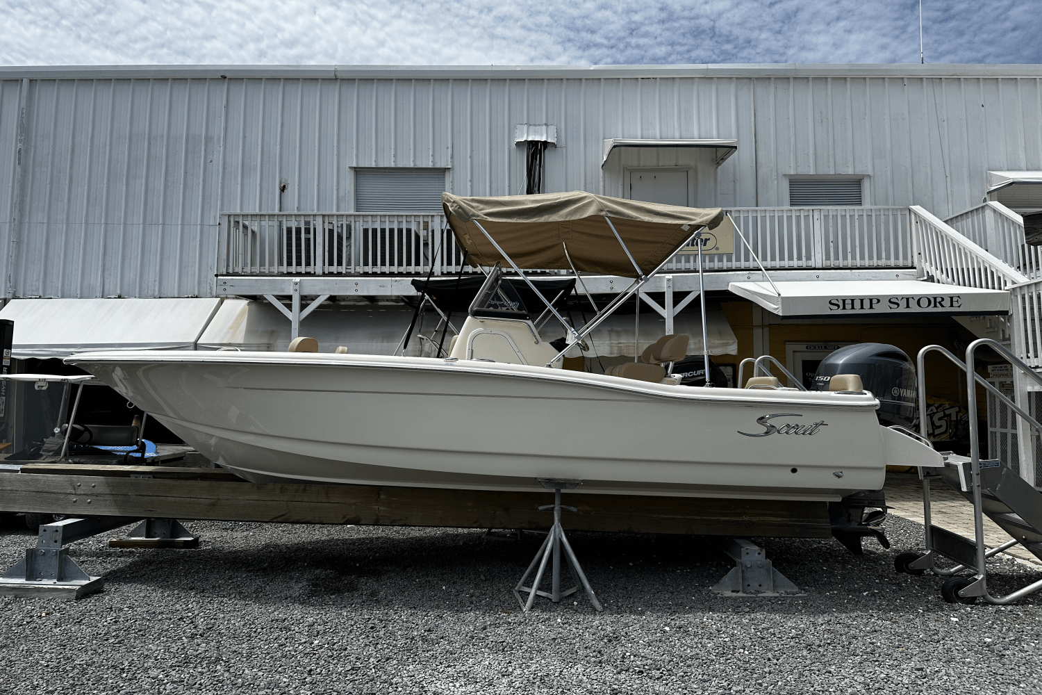 Slide: The Image of Scout 195 Sportfish 2025 - 9