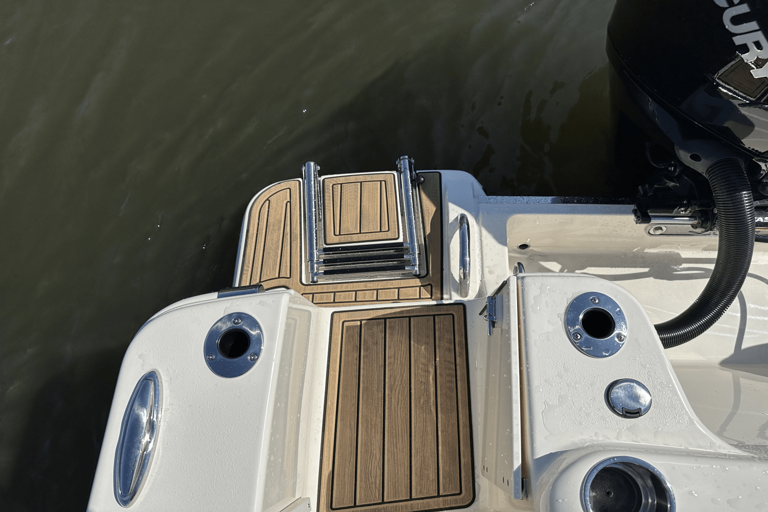 Slide: The Image of Scout 215 Dorado 2025 - 10