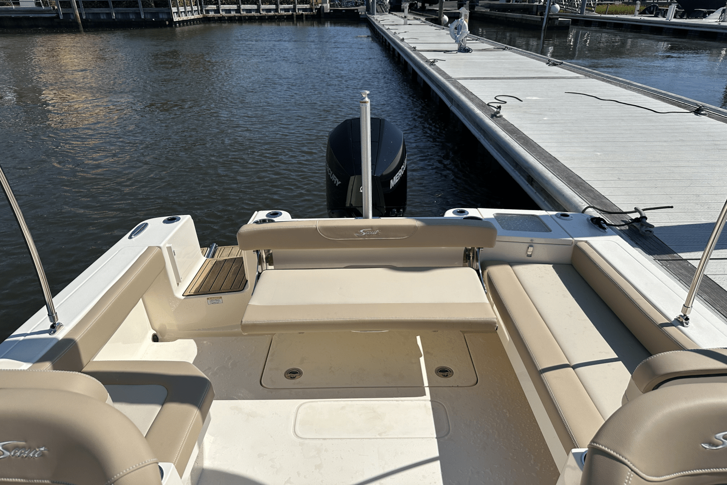 Slide: The Image of Scout 215 Dorado 2025 - 12