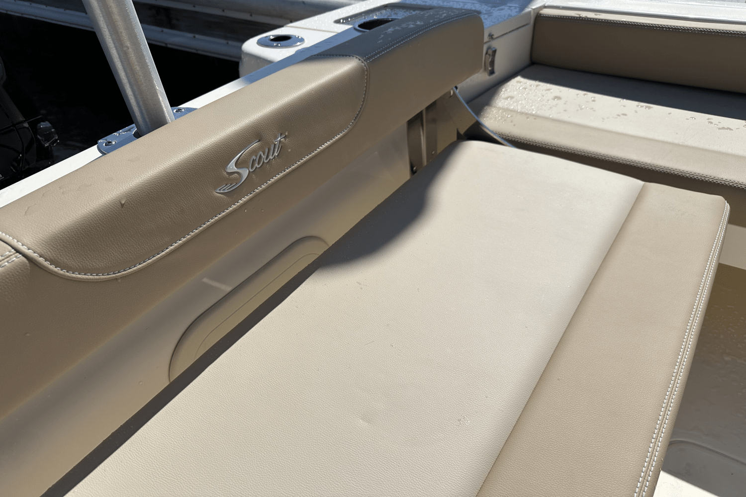 Slide: The Image of Scout 215 Dorado 2025 - 13