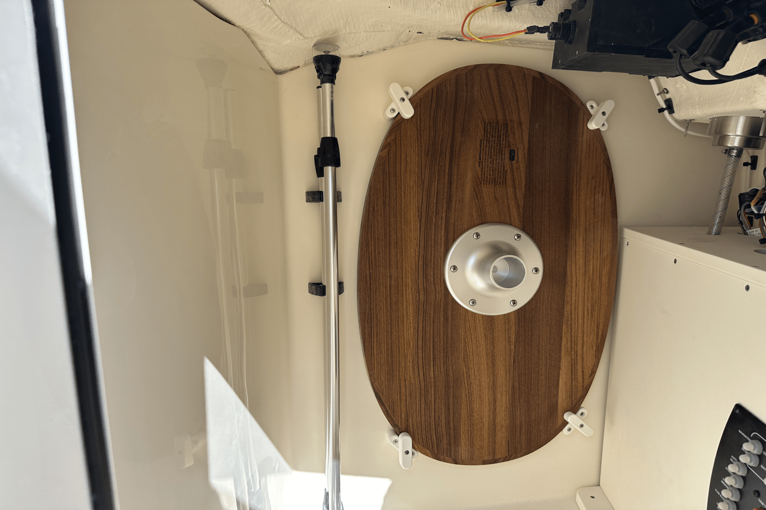 Slide: The Image of Scout 215 Dorado 2025 - 19