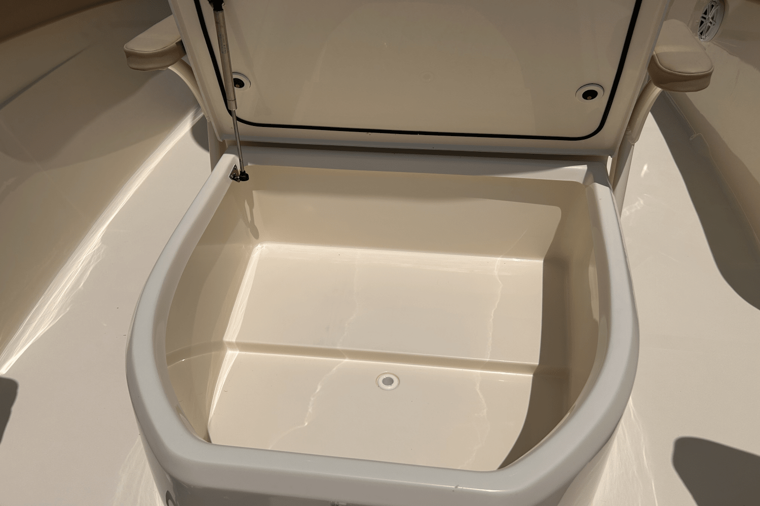 Slide: The Image of Scout 215 XSF 2025 - 23