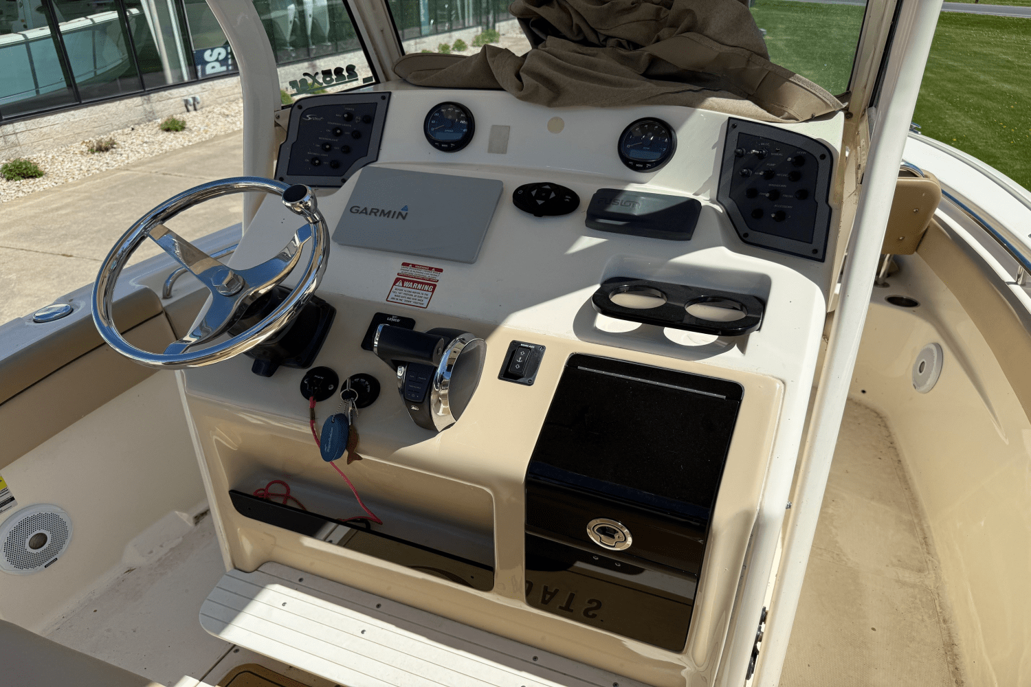 Slide: The Image of Scout 225 XSF 2017 - 3