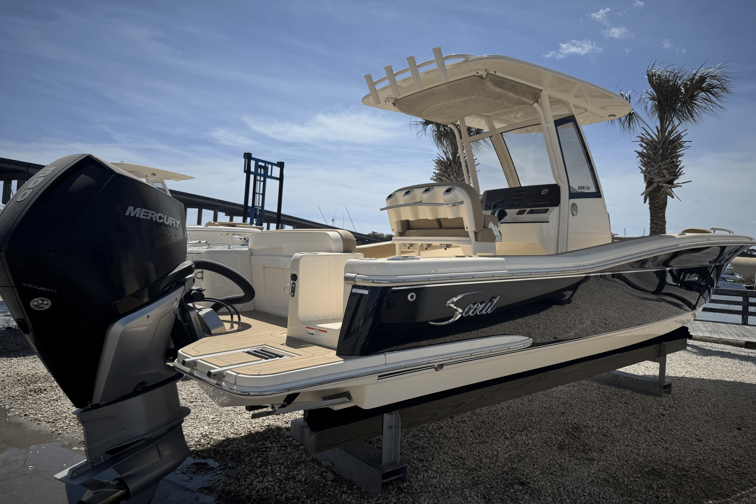 Slide: The Image of Scout 235 XSF 2019 - 2