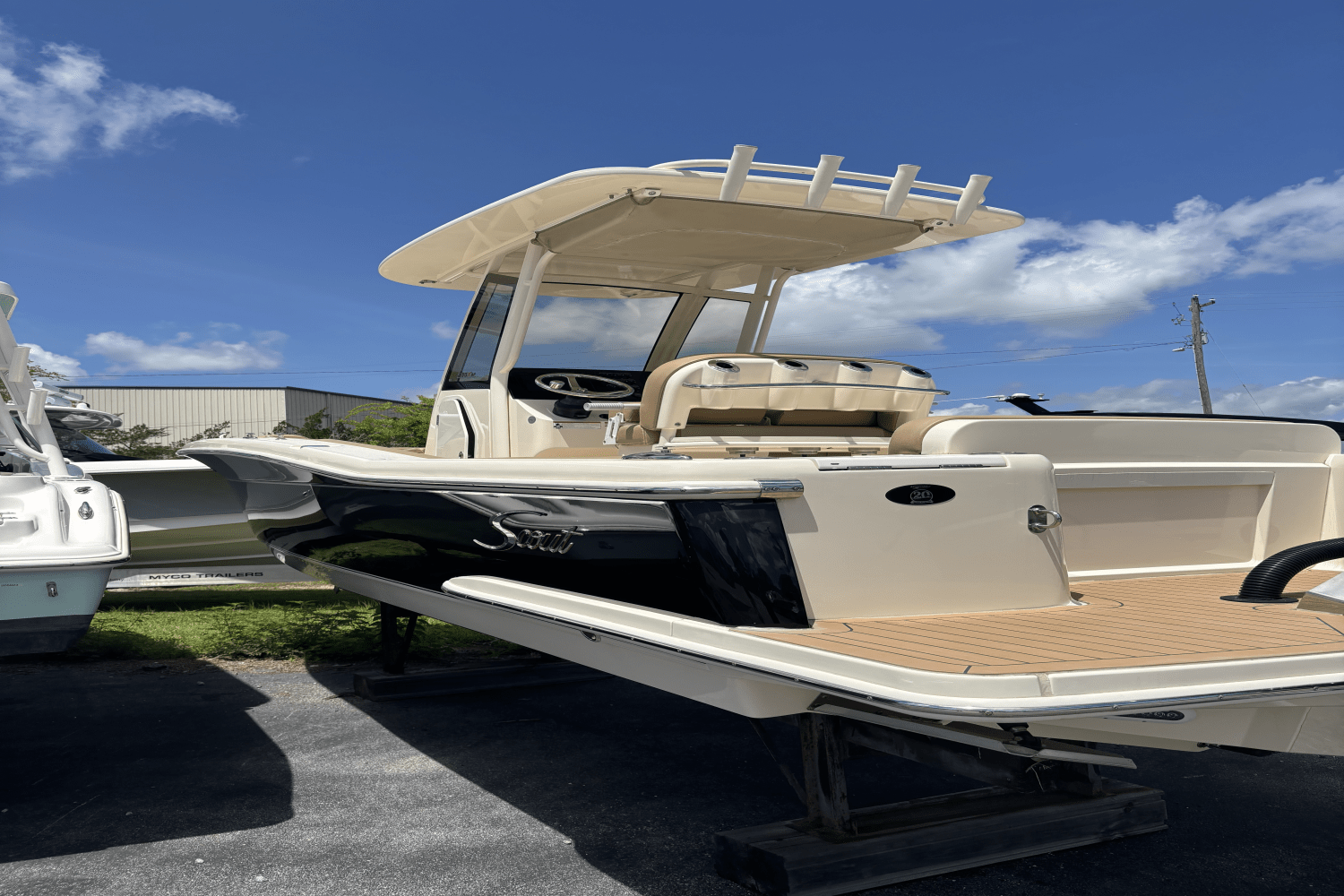 Slide: The Image of Scout 235 XSF 2019 - 4