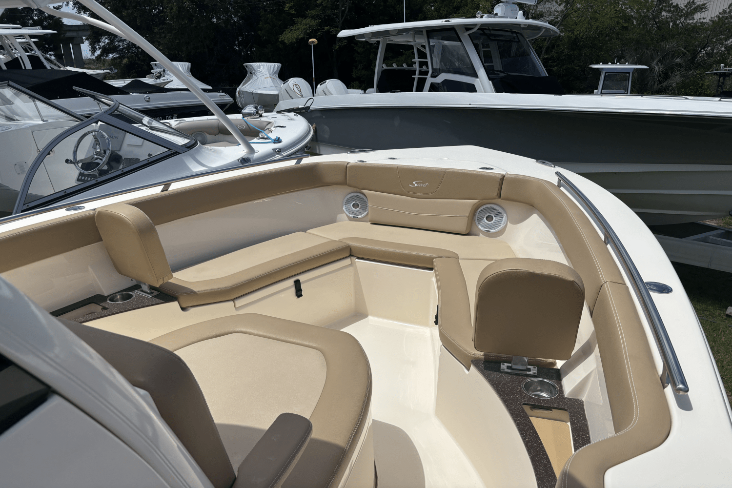 Slide: The Image of Scout 235 XSF 2019 - 8