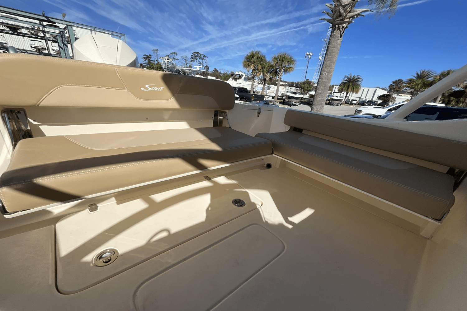 Slide: The Image of Scout 240 Dorado 2024 - 13