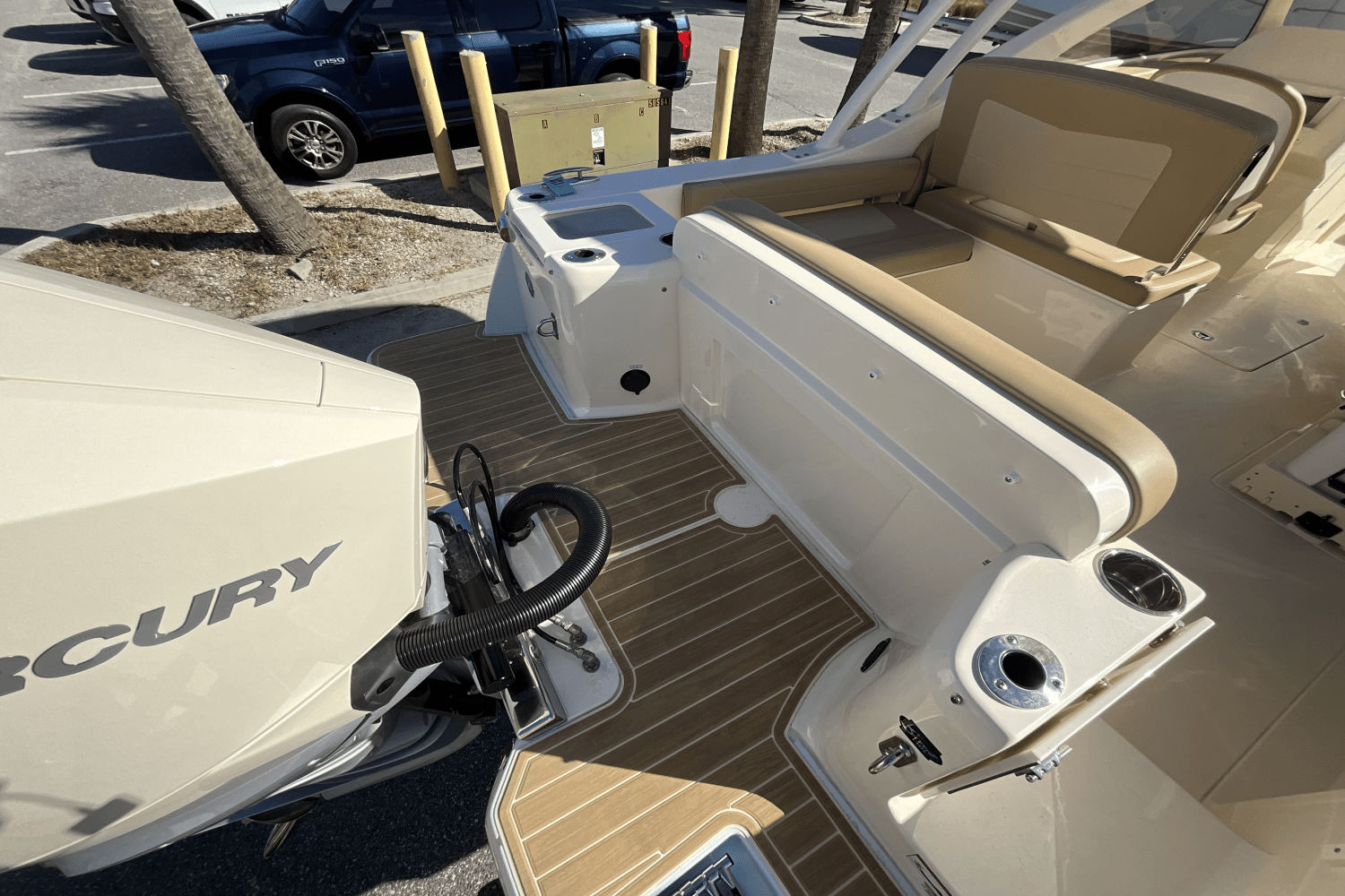 Slide: The Image of Scout 240 Dorado 2024 - 15