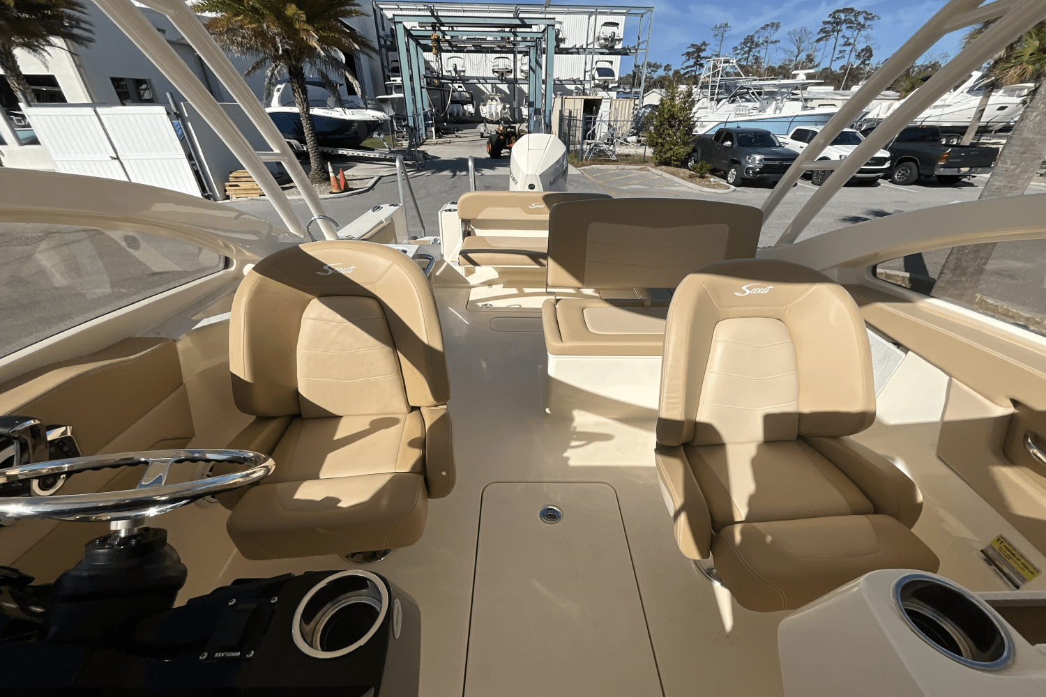 Slide: The Image of Scout 240 Dorado 2024 - 7