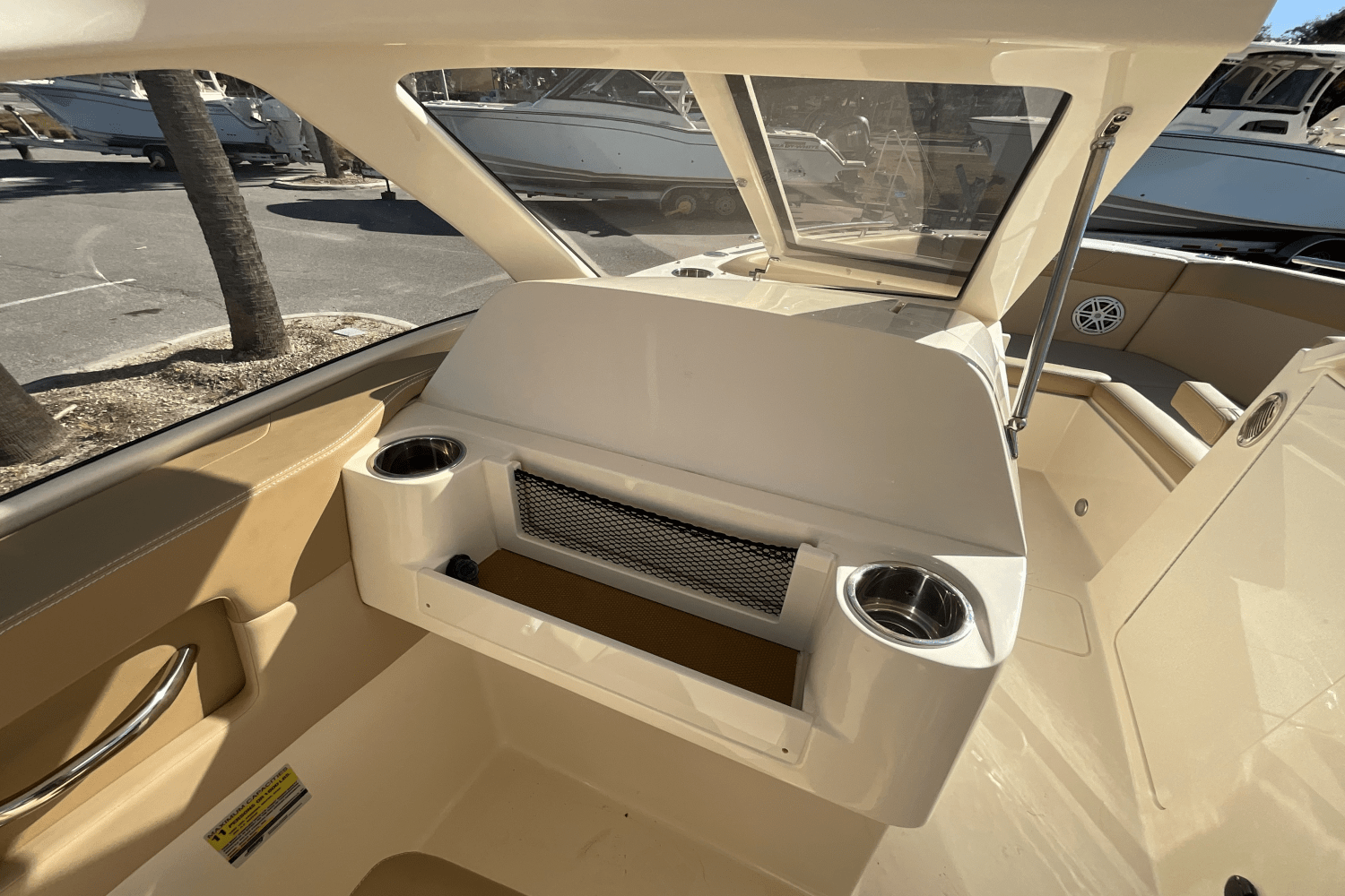 Slide: The Image of Scout 240 Dorado 2024 - 9