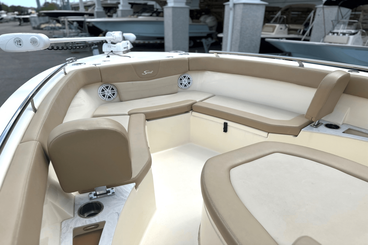 Slide: The Image of Scout 240 XSF 2023 - 14