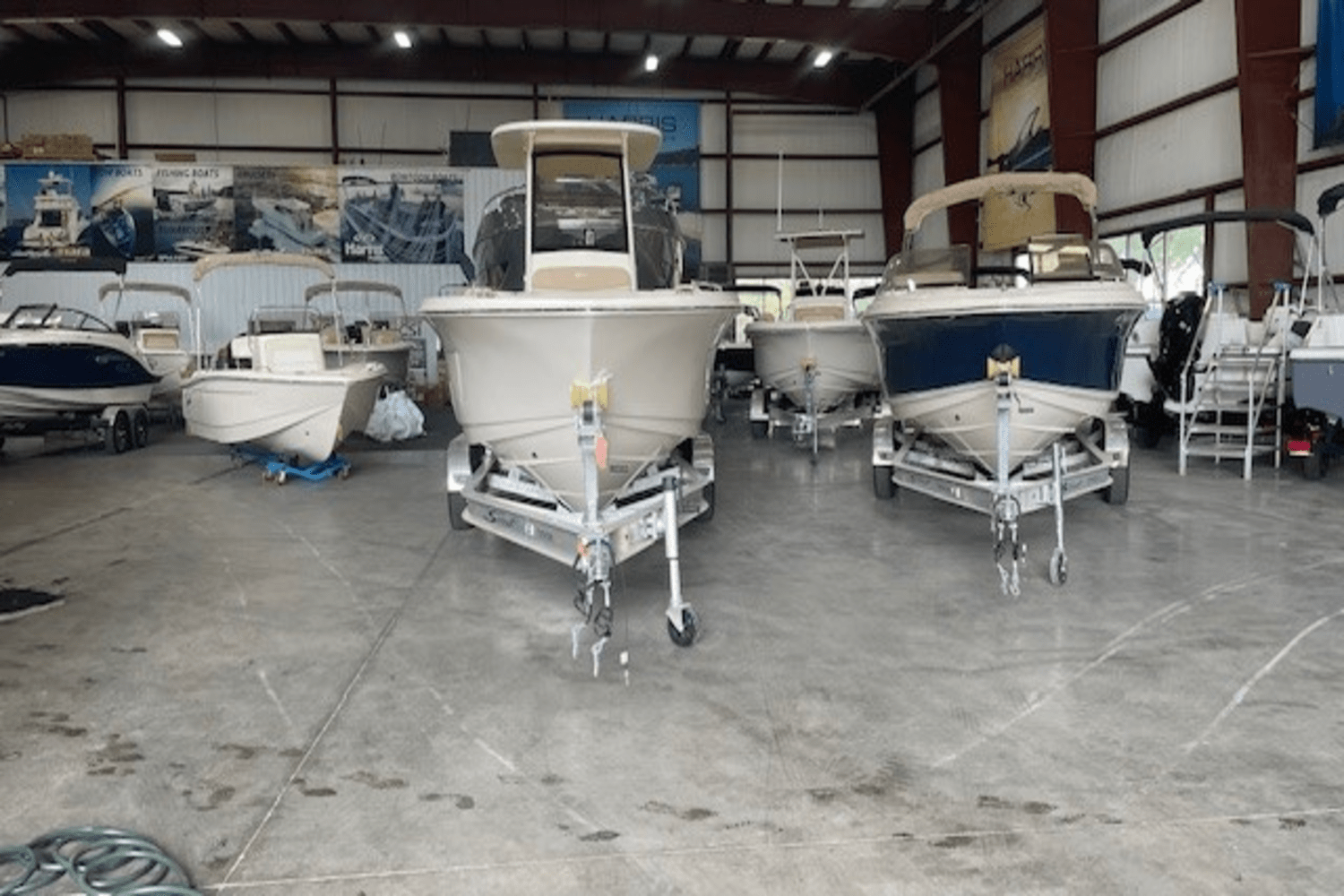 Slide: The Image of Scout 240 XSF 2025 - 1