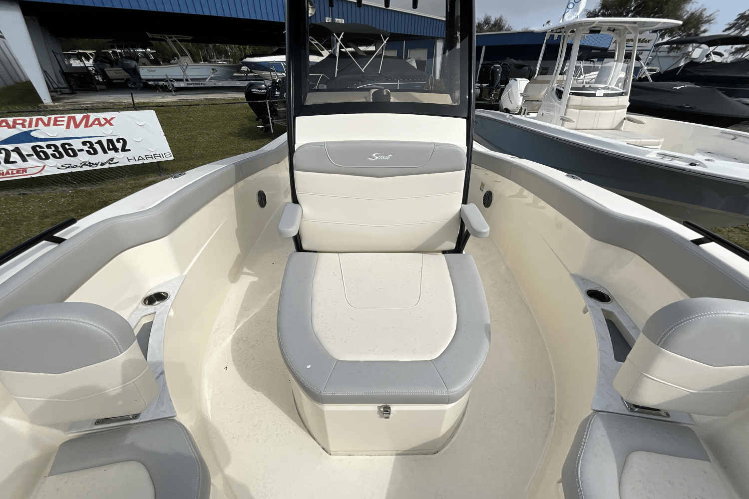 Slide: The Image of Scout 240 XSF 2025 - 11