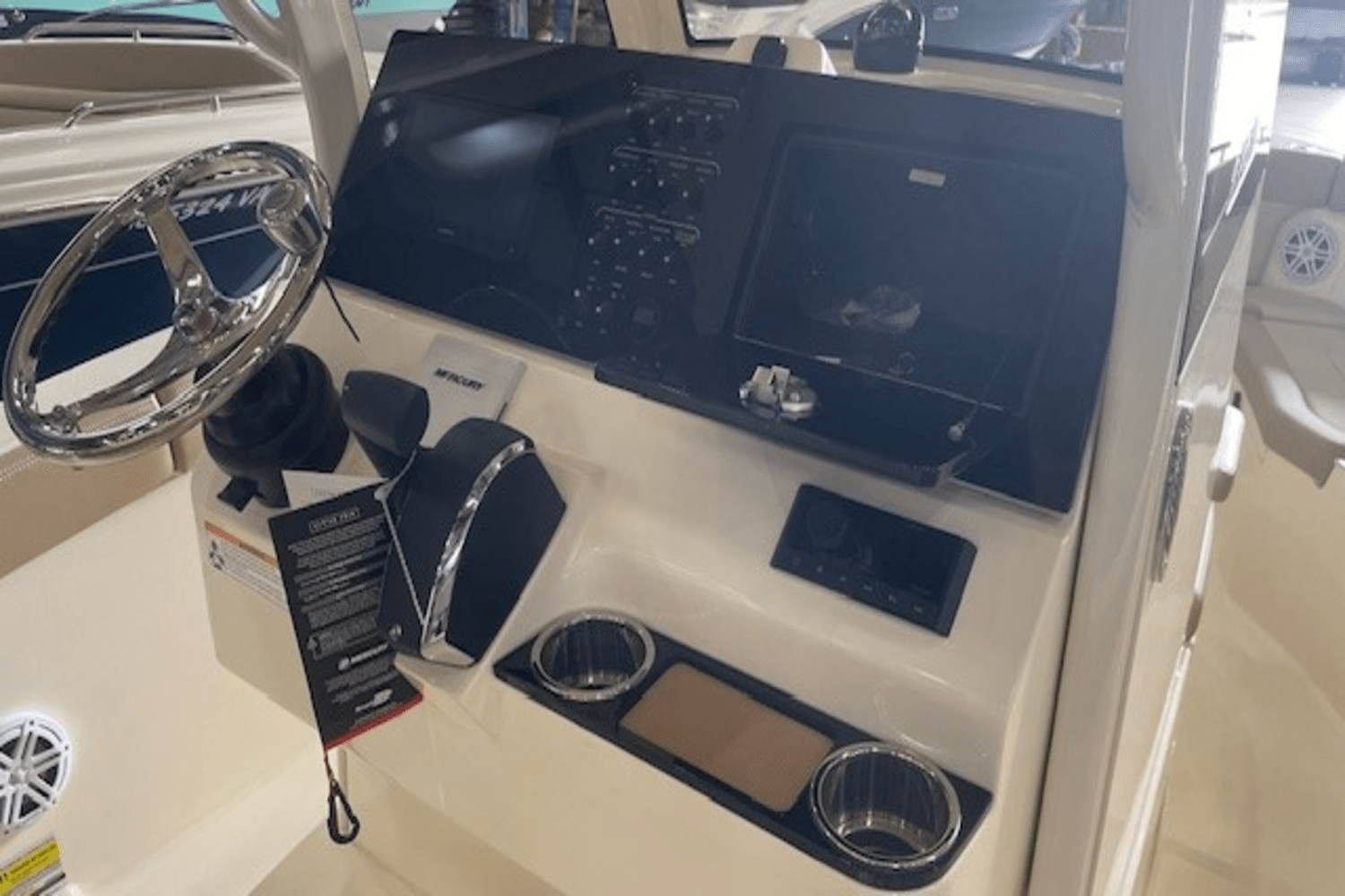 Slide: The Image of Scout 240 XSF 2025 - 11