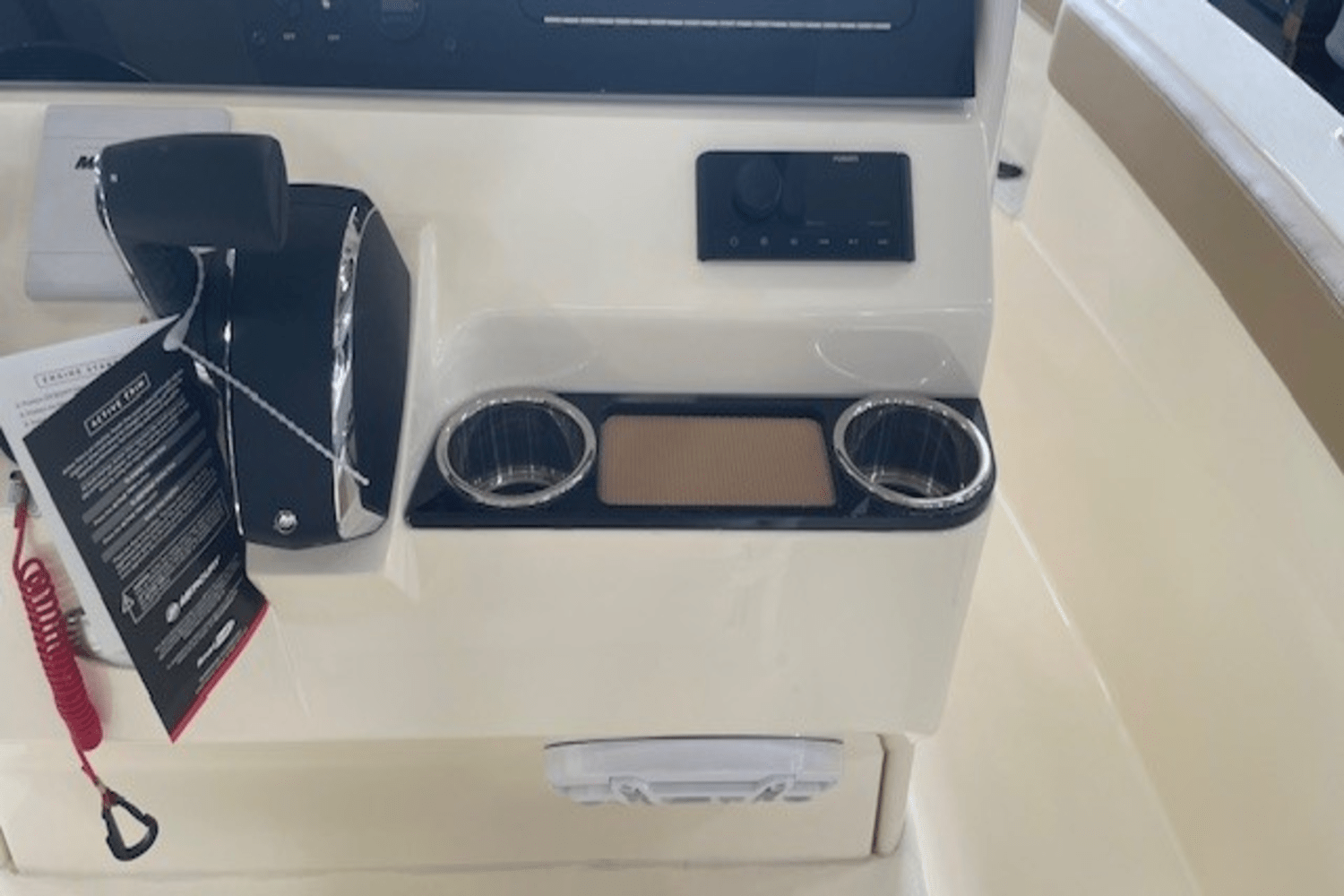 Slide: The Image of Scout 240 XSF 2025 - 12