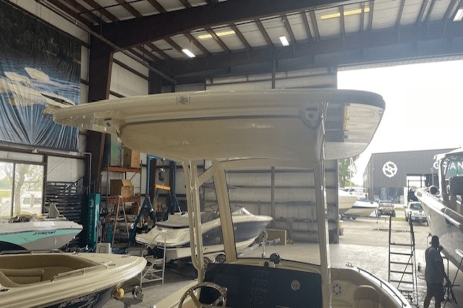 Slide: The Image of Scout 240 XSF 2025 - 15