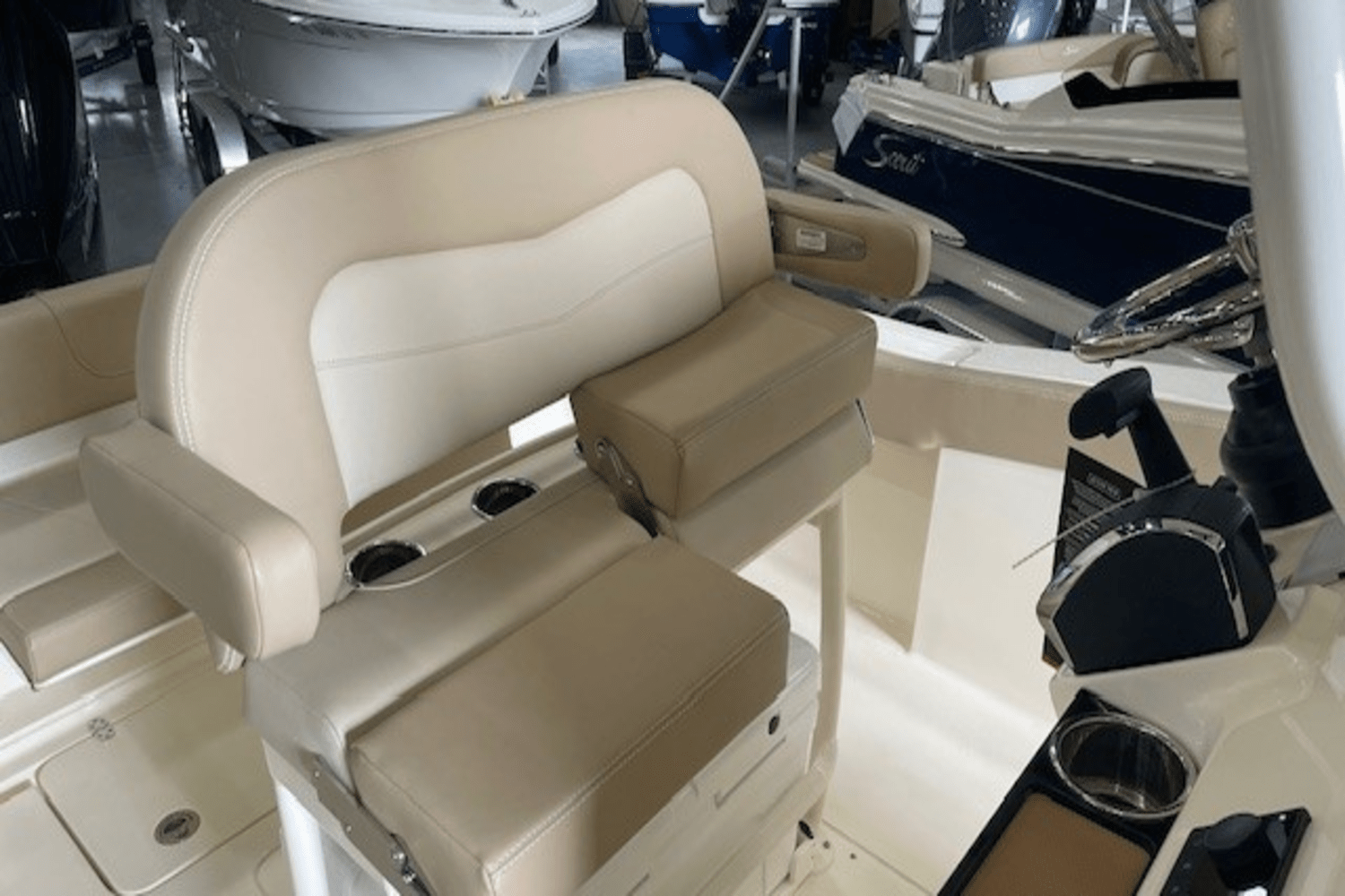 Slide: The Image of Scout 240 XSF 2025 - 17