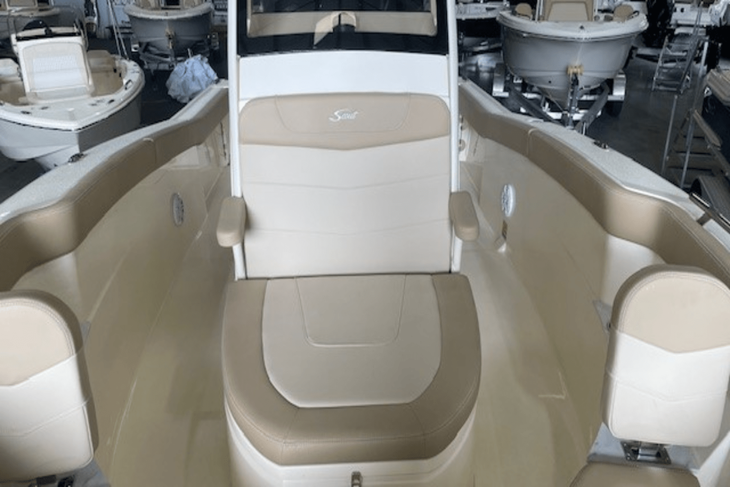 Slide: The Image of Scout 240 XSF 2025 - 19