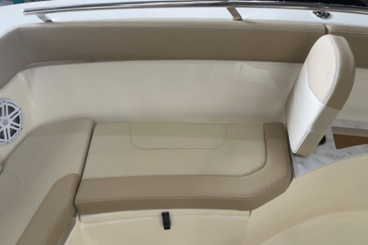 Slide: The Image of Scout 240 XSF 2025 - 23