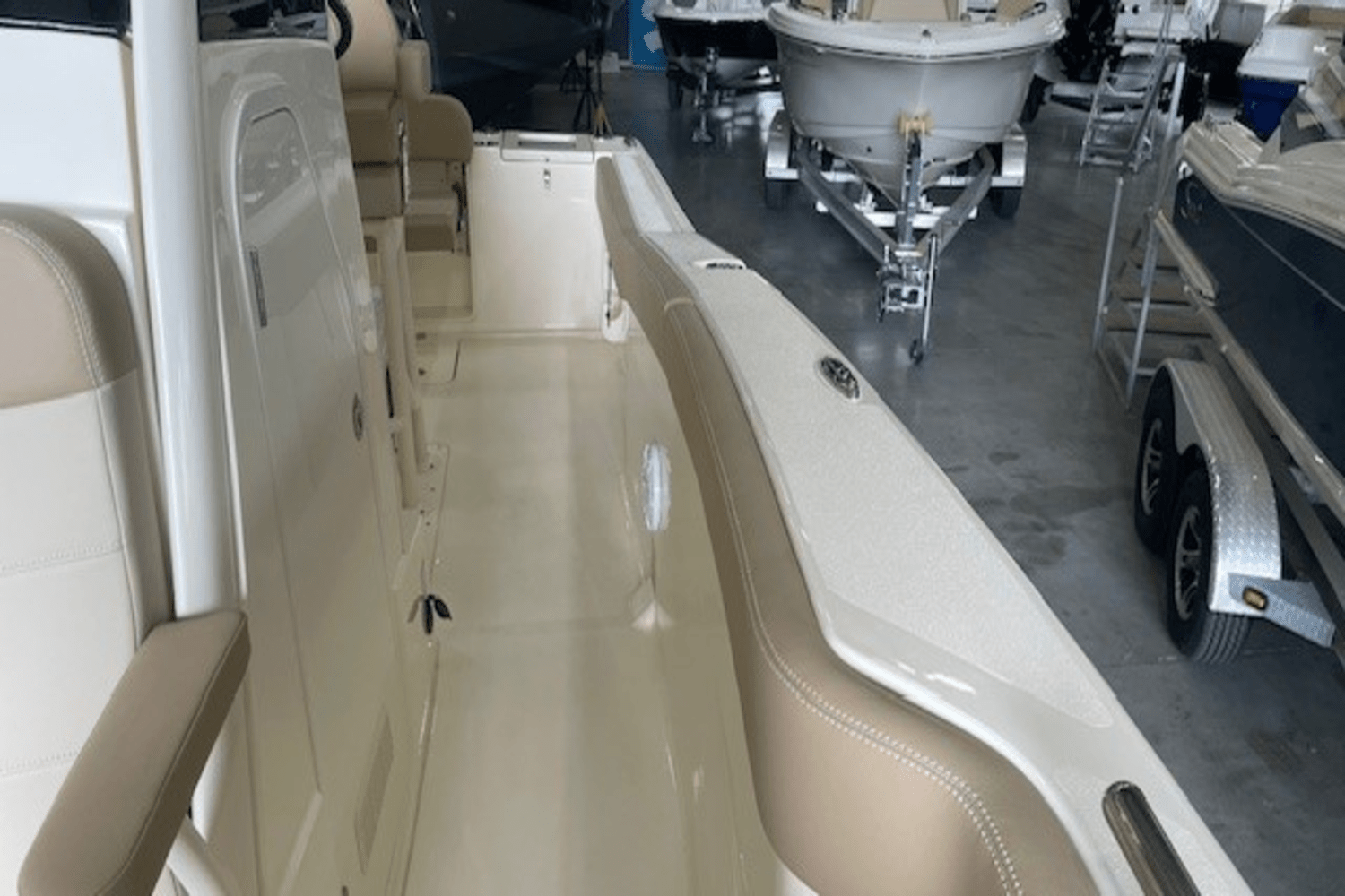 Slide: The Image of Scout 240 XSF 2025 - 27