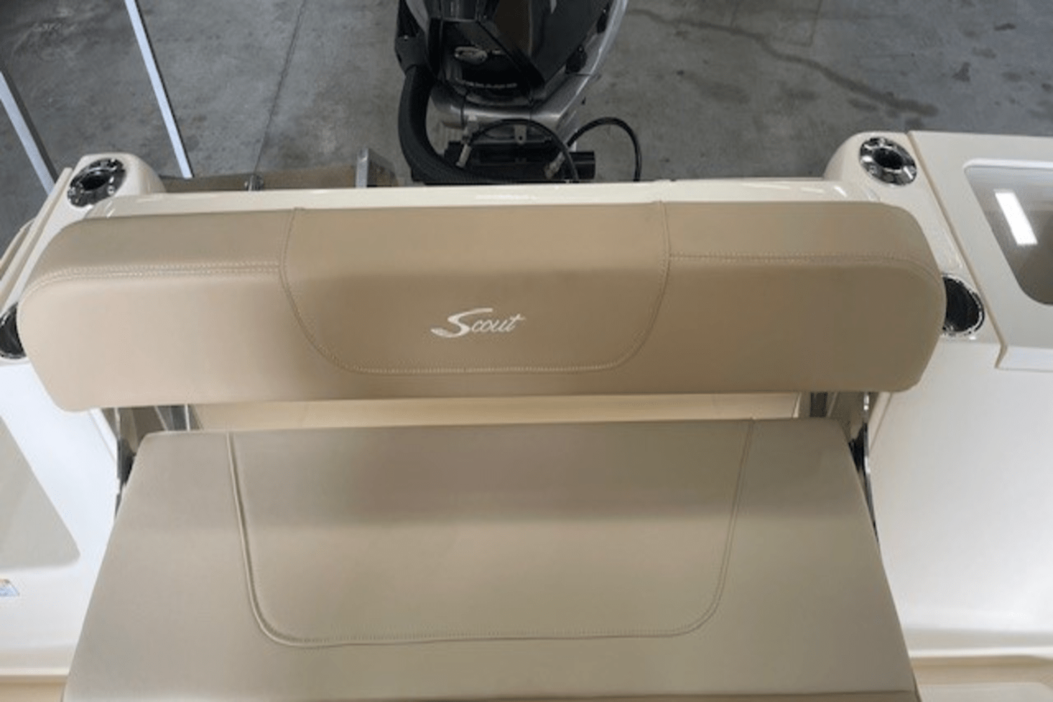 Slide: The Image of Scout 240 XSF 2025 - 32