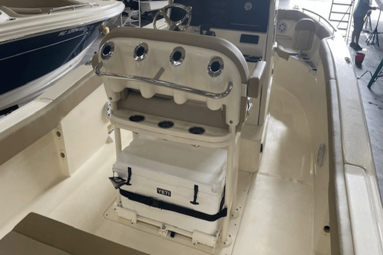 Slide: The Image of Scout 240 XSF 2025 - 34