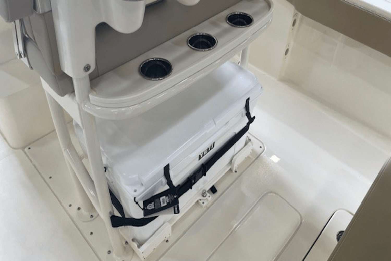 Slide: The Image of Scout 240 XSF 2025 - 35