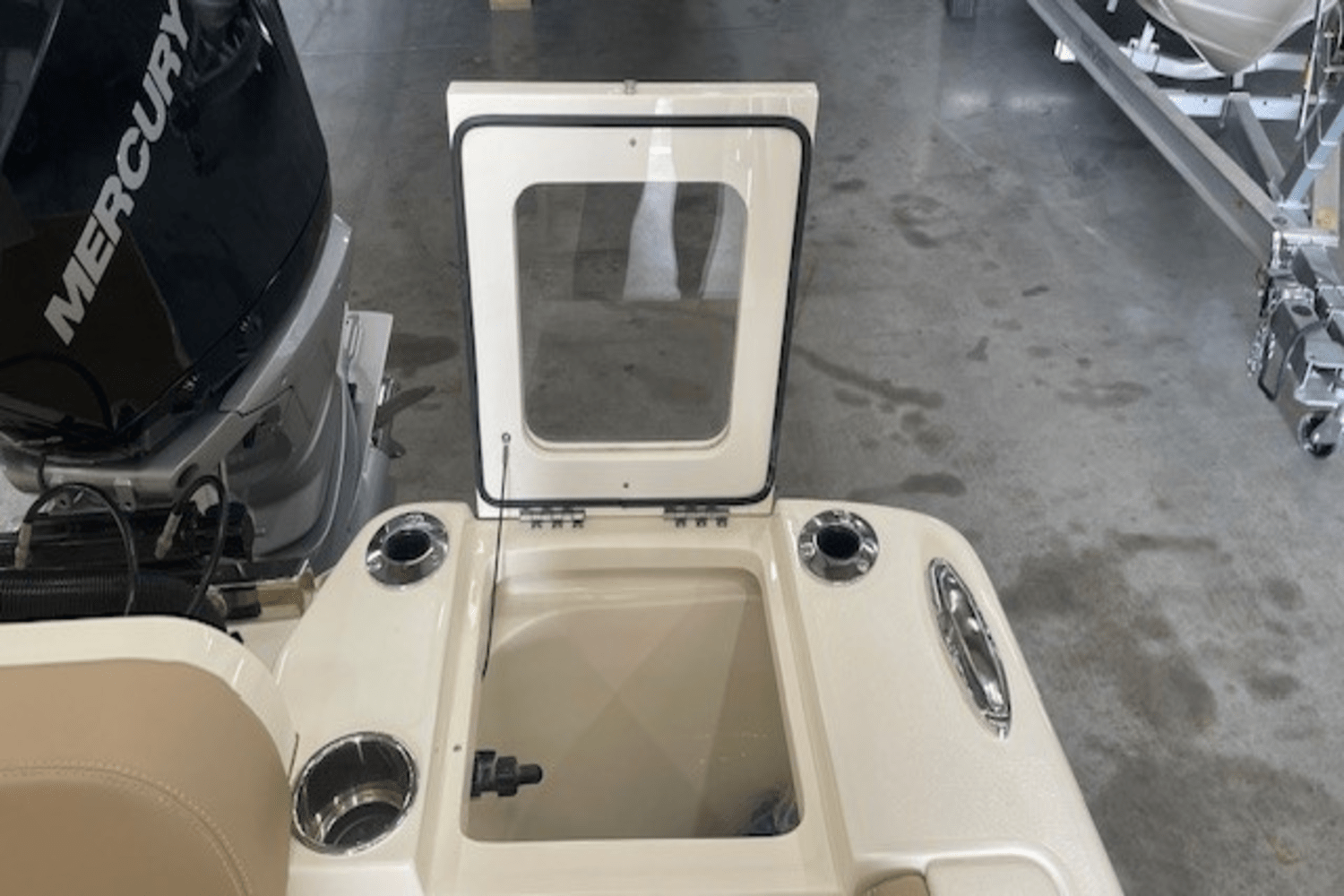 Slide: The Image of Scout 240 XSF 2025 - 37