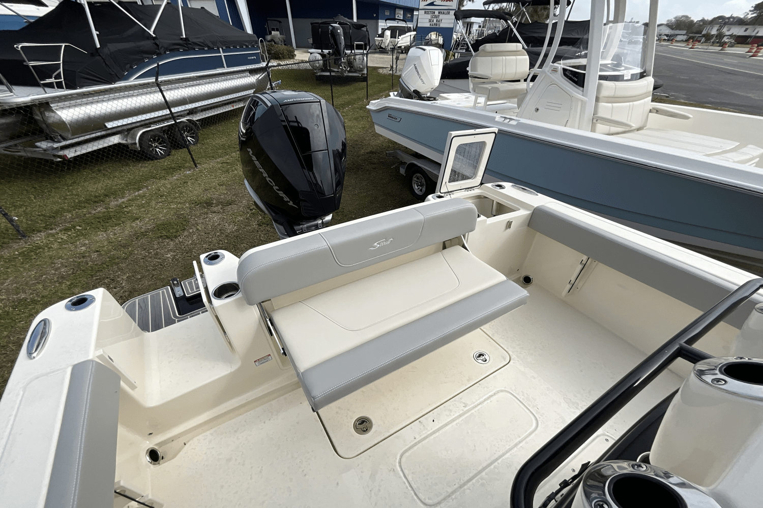 Slide: The Image of Scout 240 XSF 2025 - 4