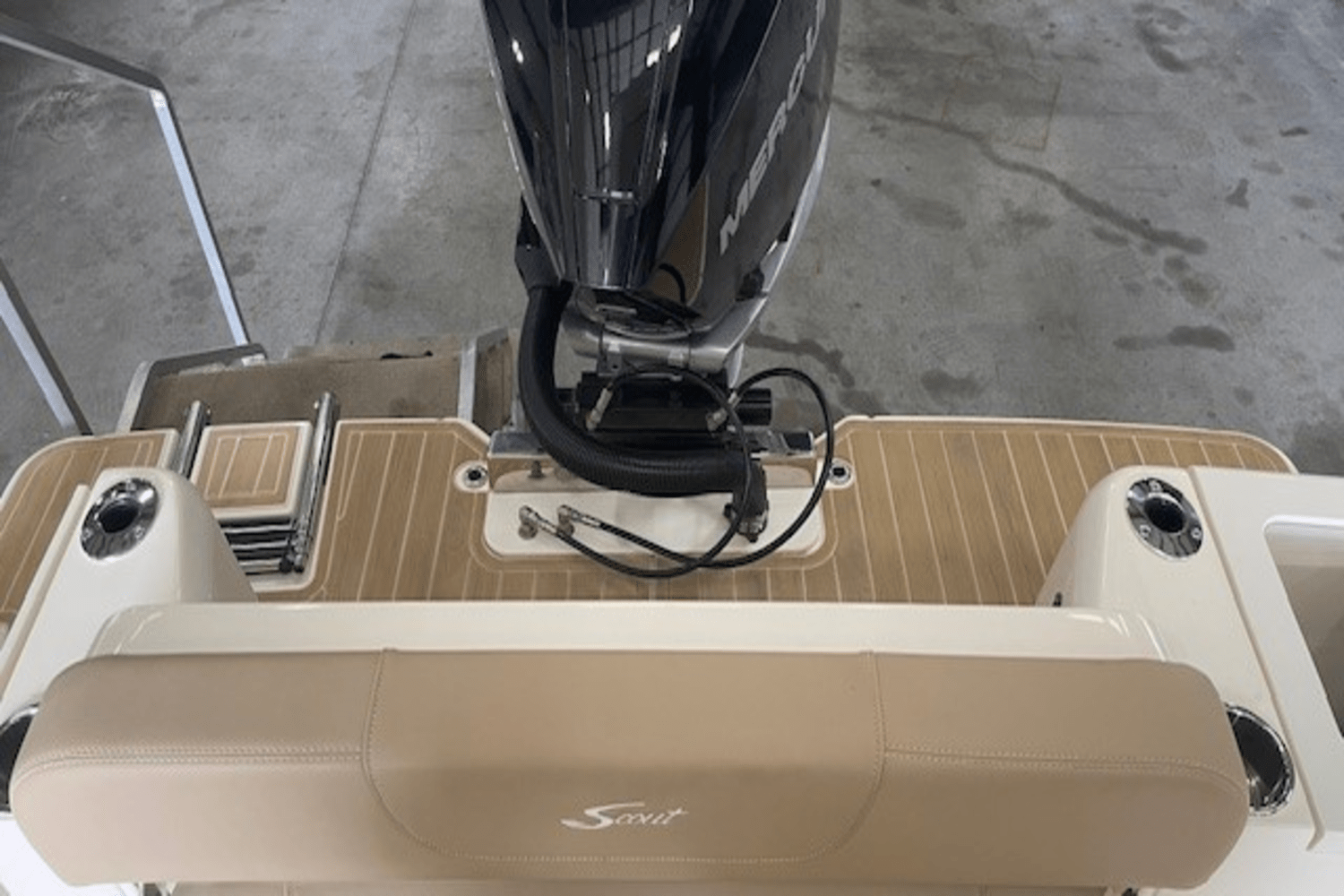 Slide: The Image of Scout 240 XSF 2025 - 40