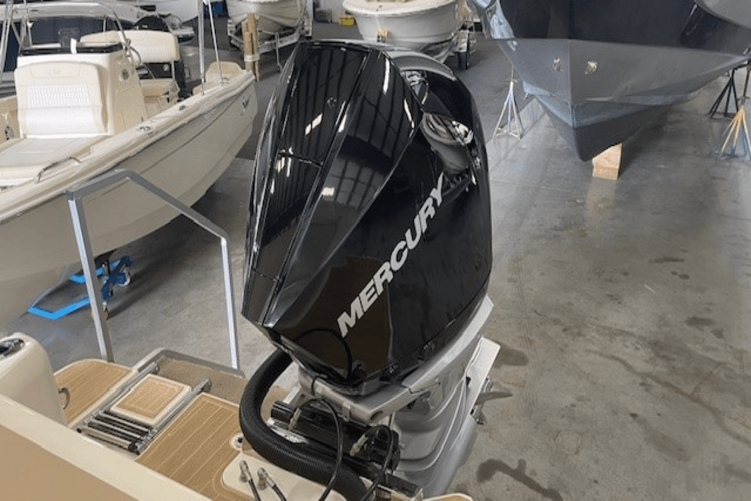 Slide: The Image of Scout 240 XSF 2025 - 41