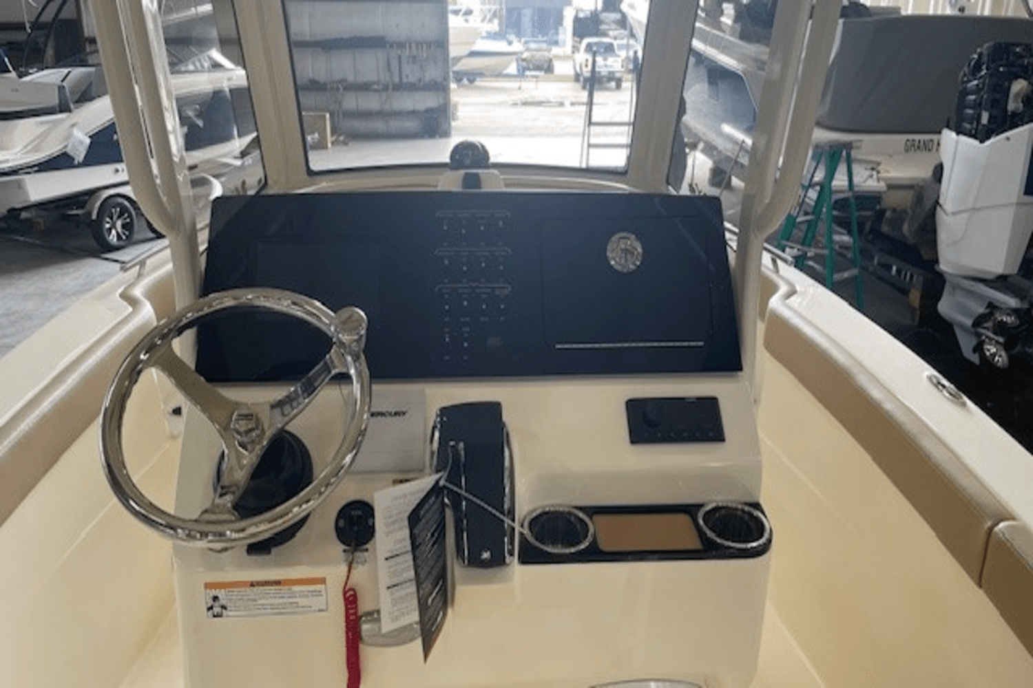 Slide: The Image of Scout 240 XSF 2025 - 6